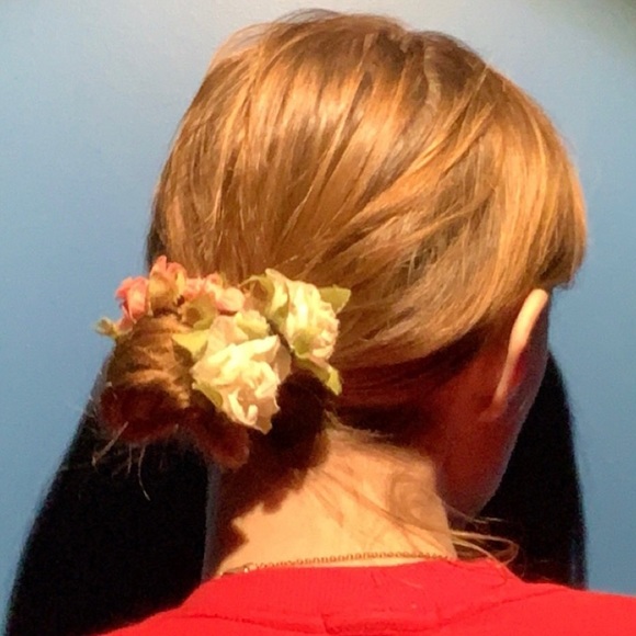 Decorated hair-ties (aesthetic) - Picture 7 of 7